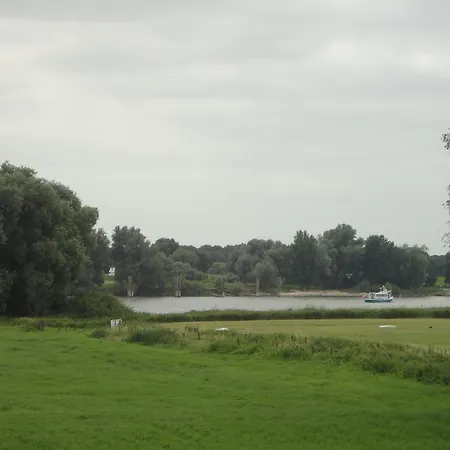 Bed & Breakfast De Zwaluw Slijk-Ewijk